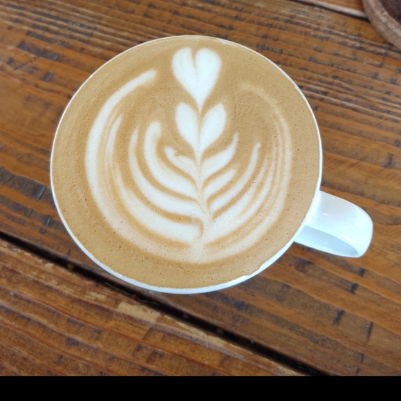 Meet your Posher, Jessica - Picture 1 of 1